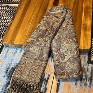 Elegant Paisley Scarf with Fringe